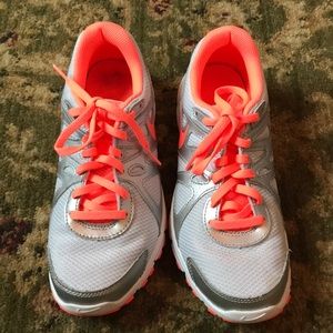 New Nike girls shoes size 5Y